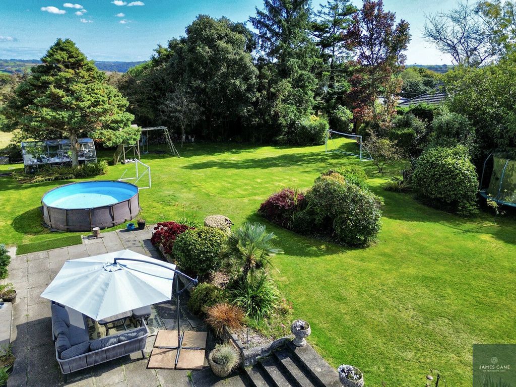 Property photo 3 of 34