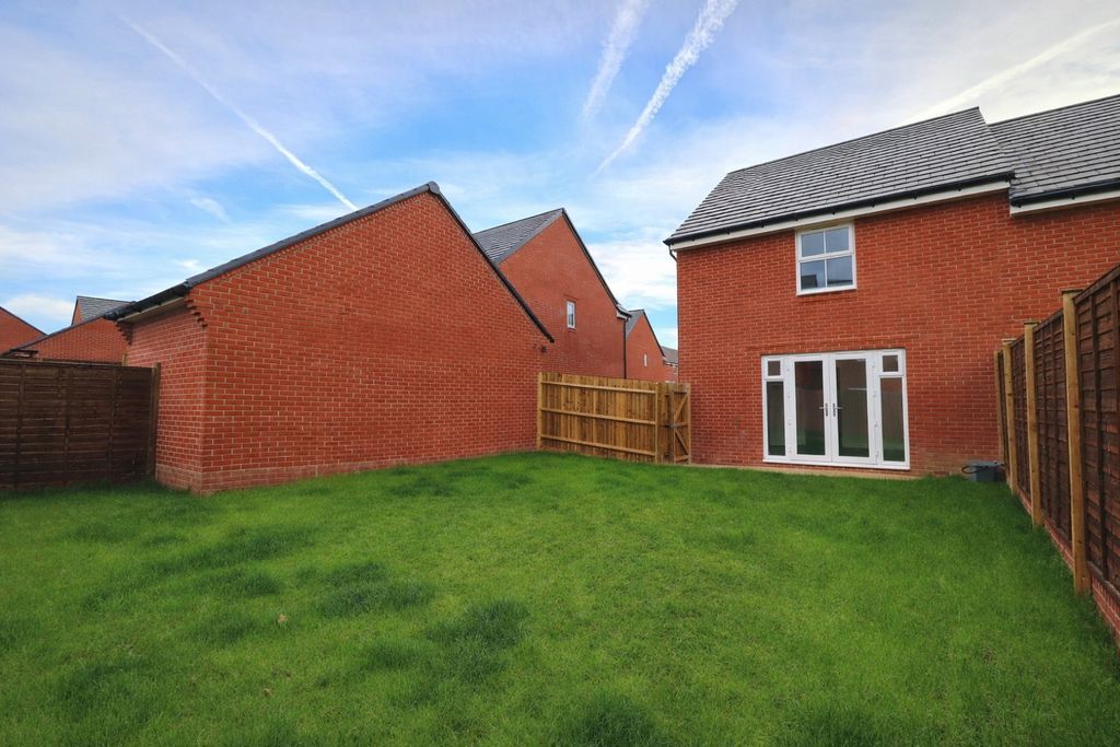 Property photo 3 of 11 Photo 12