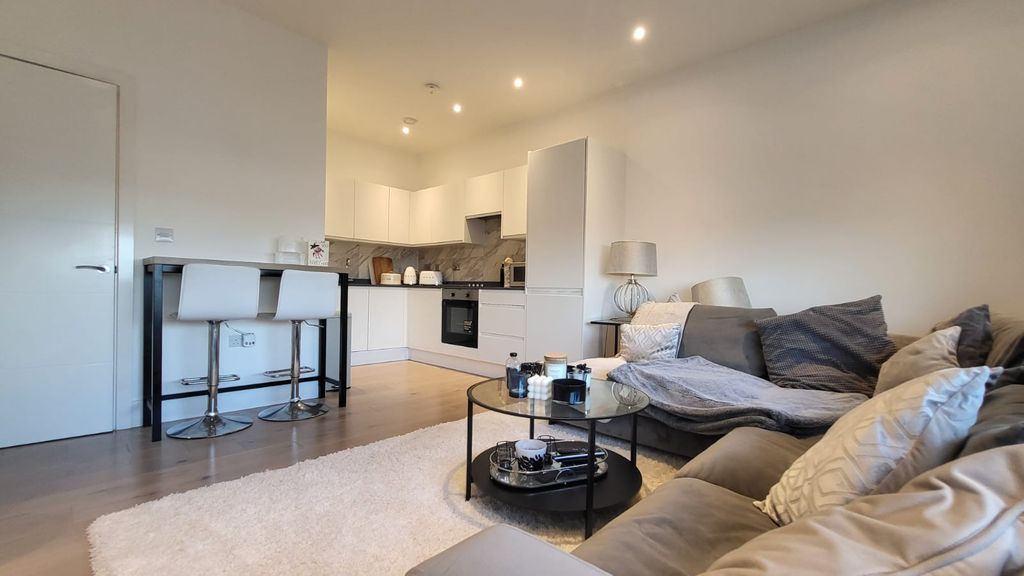 Property photo 1 of 5 Living Room