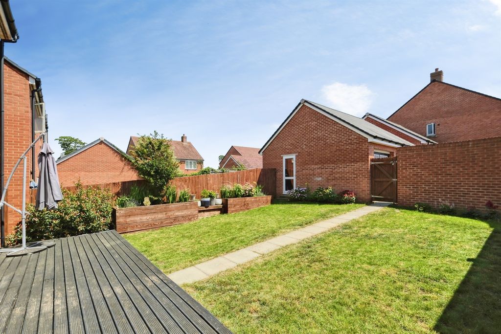Property photo 2 of 19