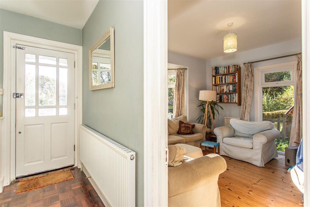 Property photo 3 of 28