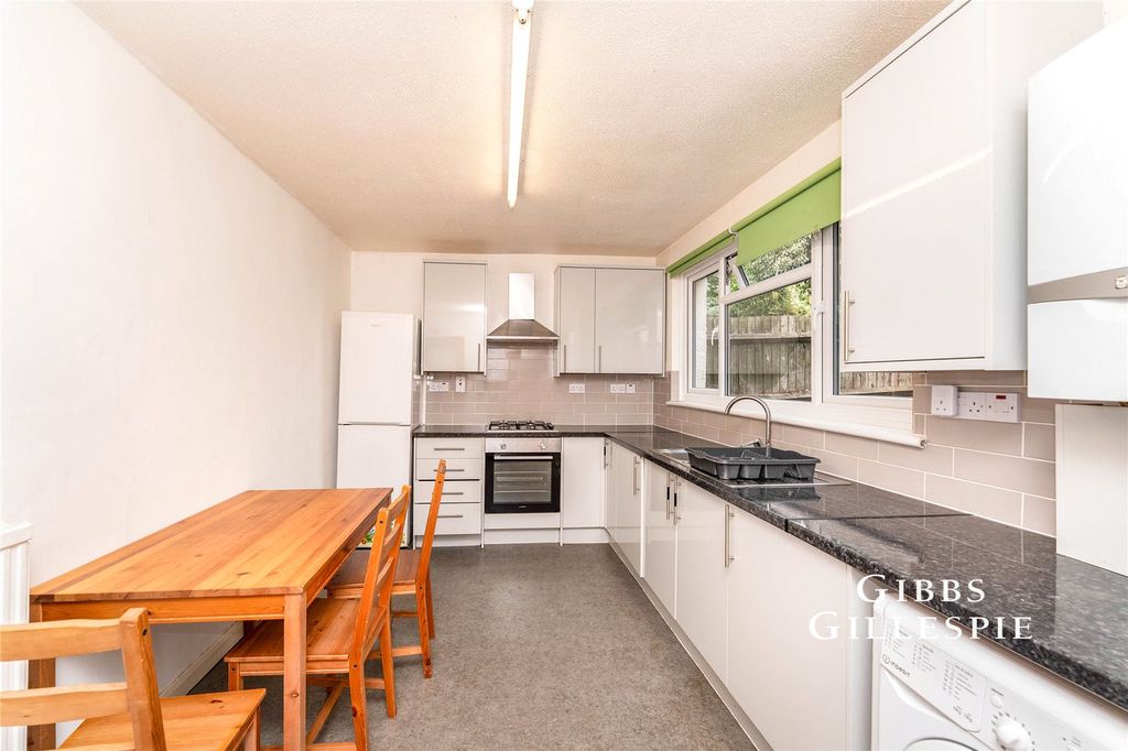 Property photo 3 of 10 Picture No. 04