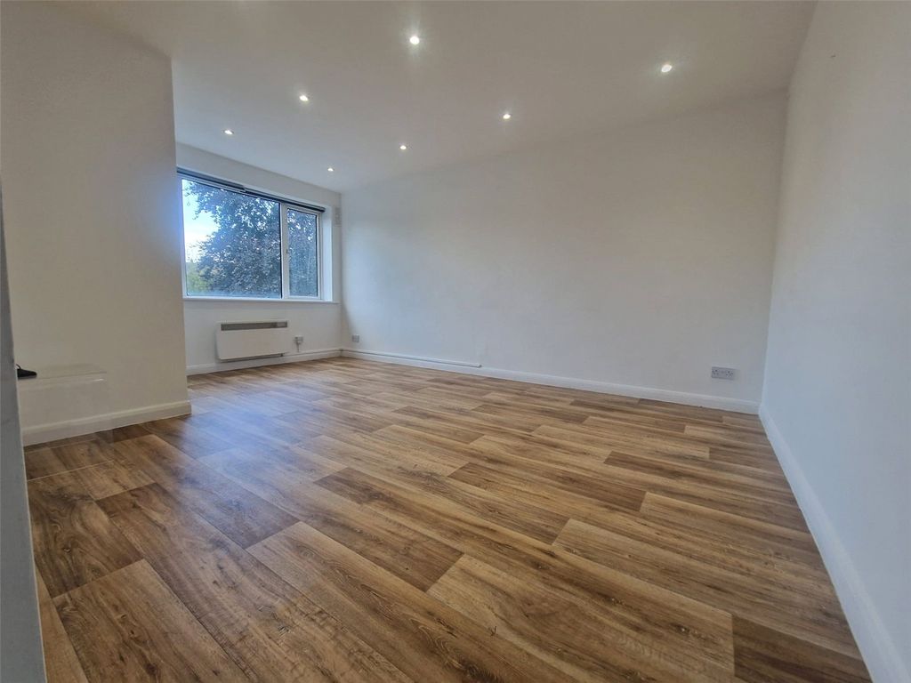 Property photo 1 of 5 Picture No. 06