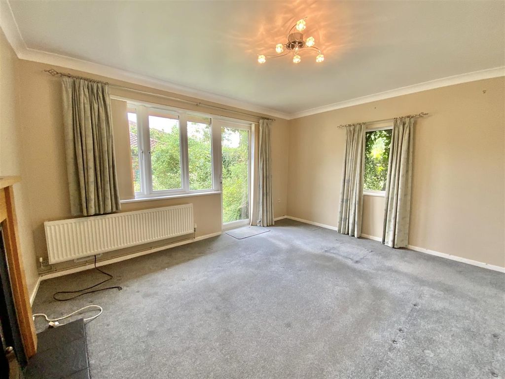 Property photo 2 of 8