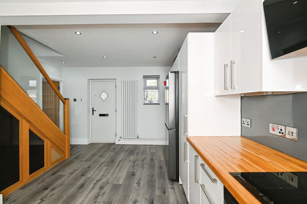 Property photo 2 of 18