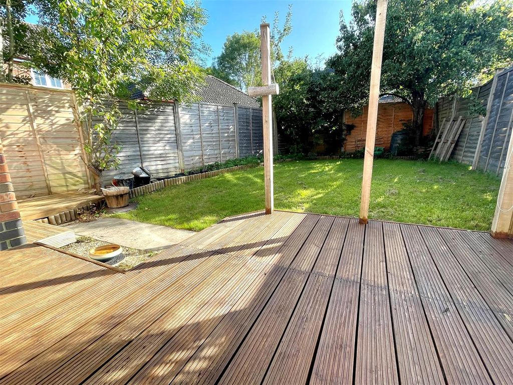 Property photo 3 of 11 Garden 2.Jpg