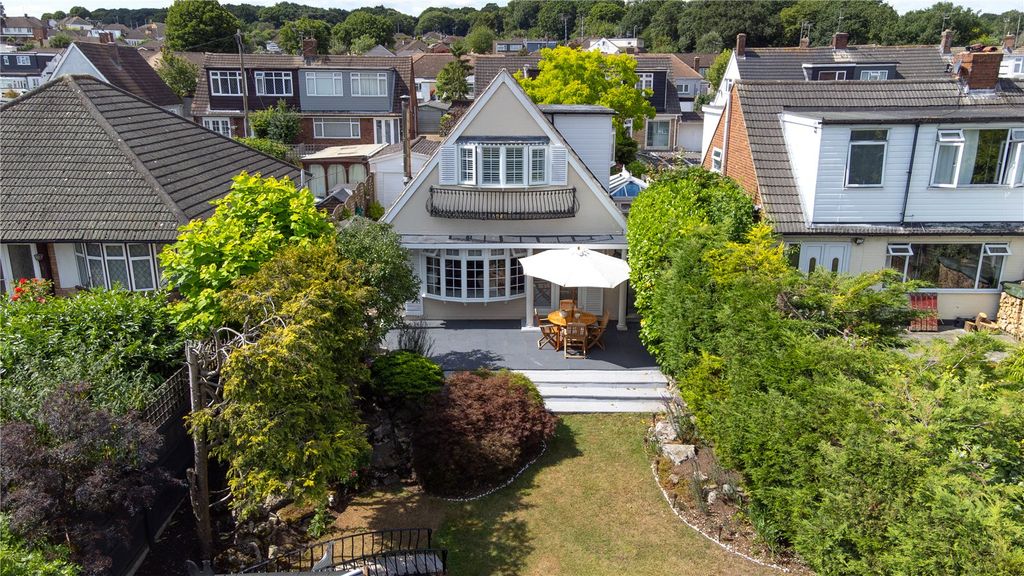 Property photo 1 of 33 Picture No. 44