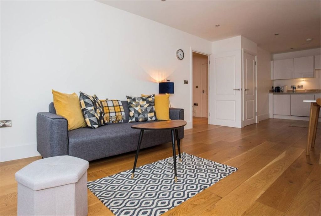 Property photo 1 of 5