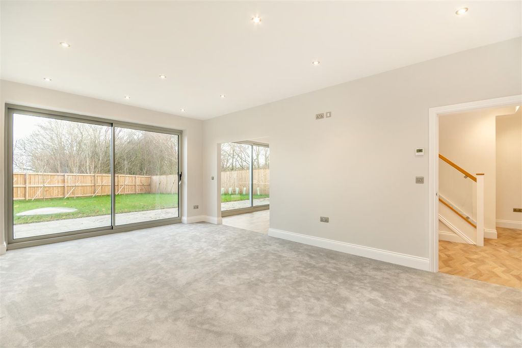 Property photo 2 of 46 8673458-Interior11.Jpg