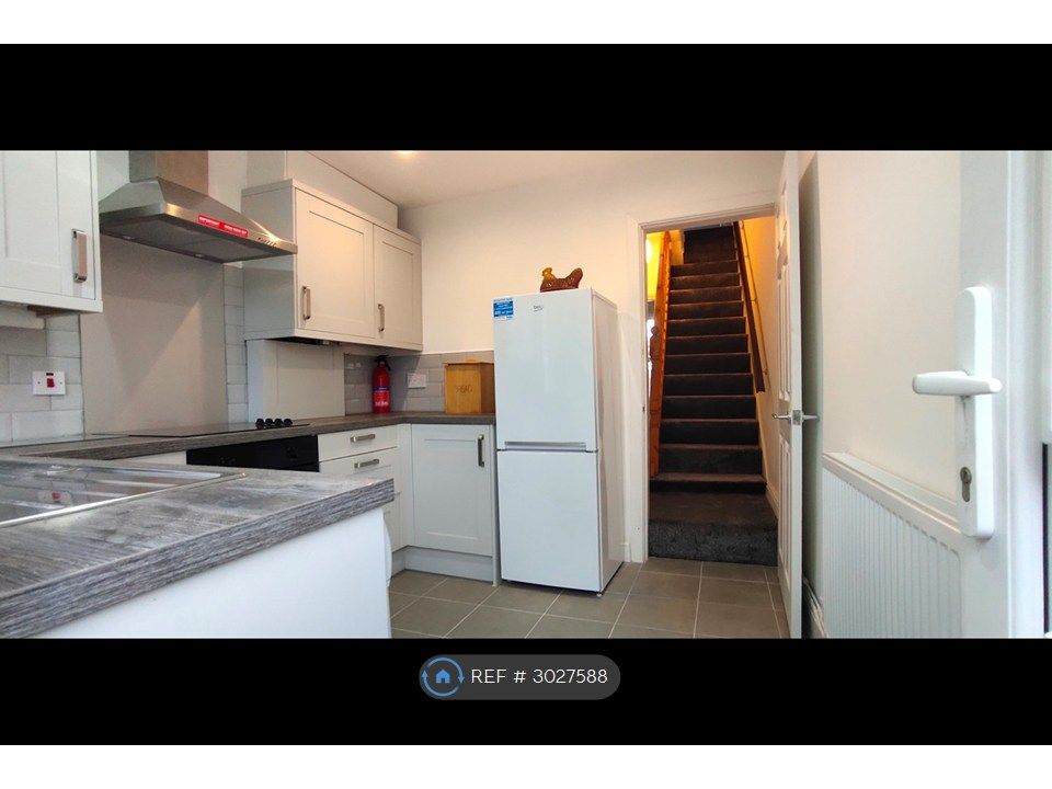 Property photo 1 of 5 Kitchen