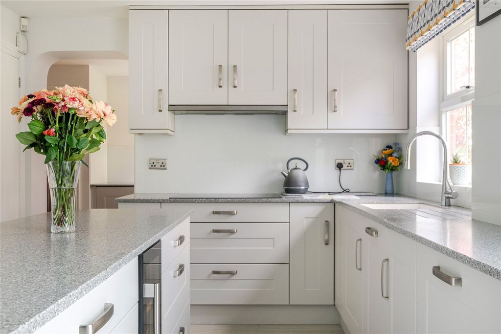 Property photo 2 of 26 Picture No. 17