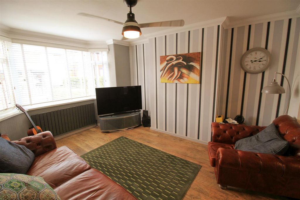 Property photo 2 of 25 Lounge..Jpg