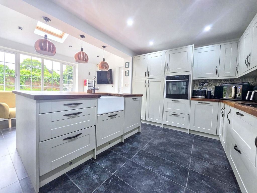 Property photo 3 of 45