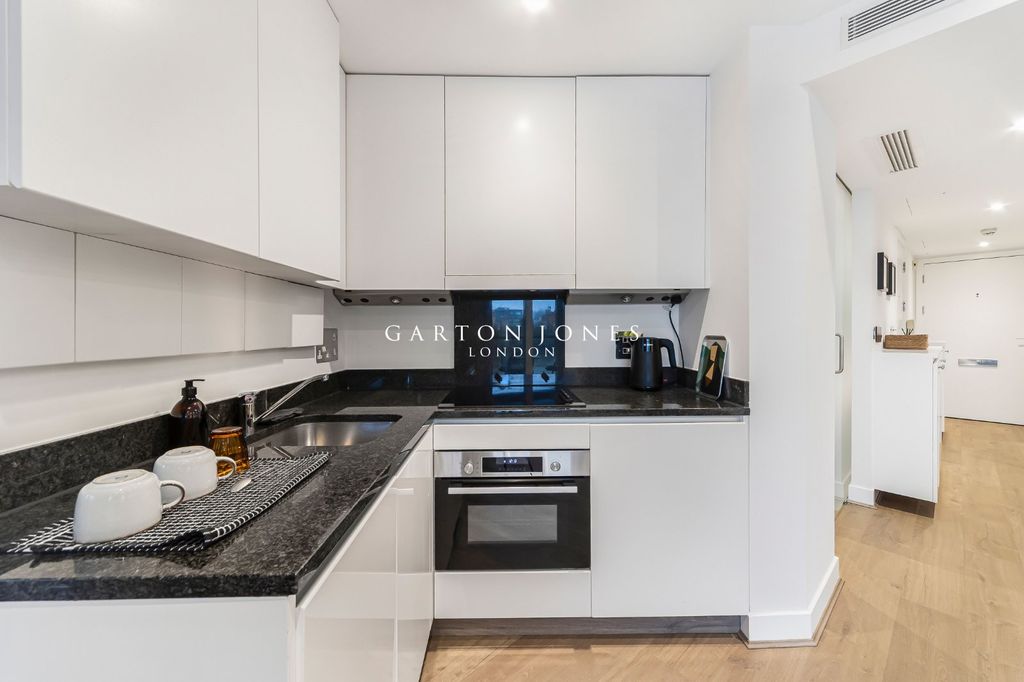 Property photo 3 of 16 Picture No. 19