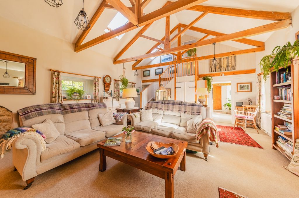 Property photo 1 of 21 Castlecottage-Tps-41