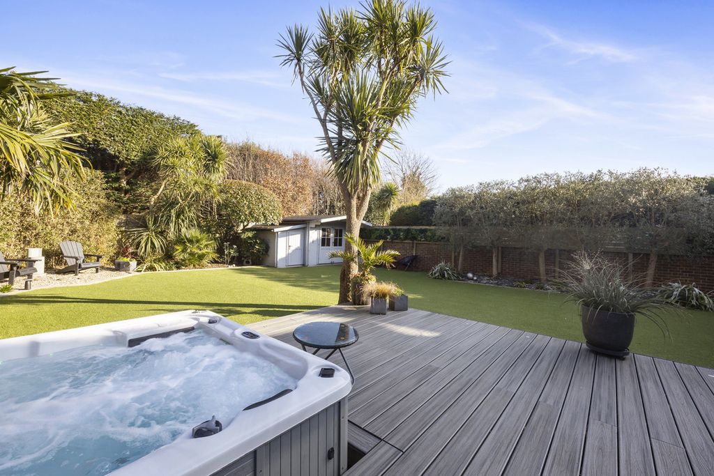 Property photo 1 of 26