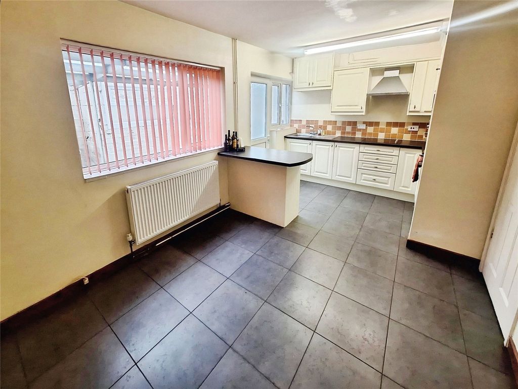 Property photo 3 of 11 Kitchen Diner One