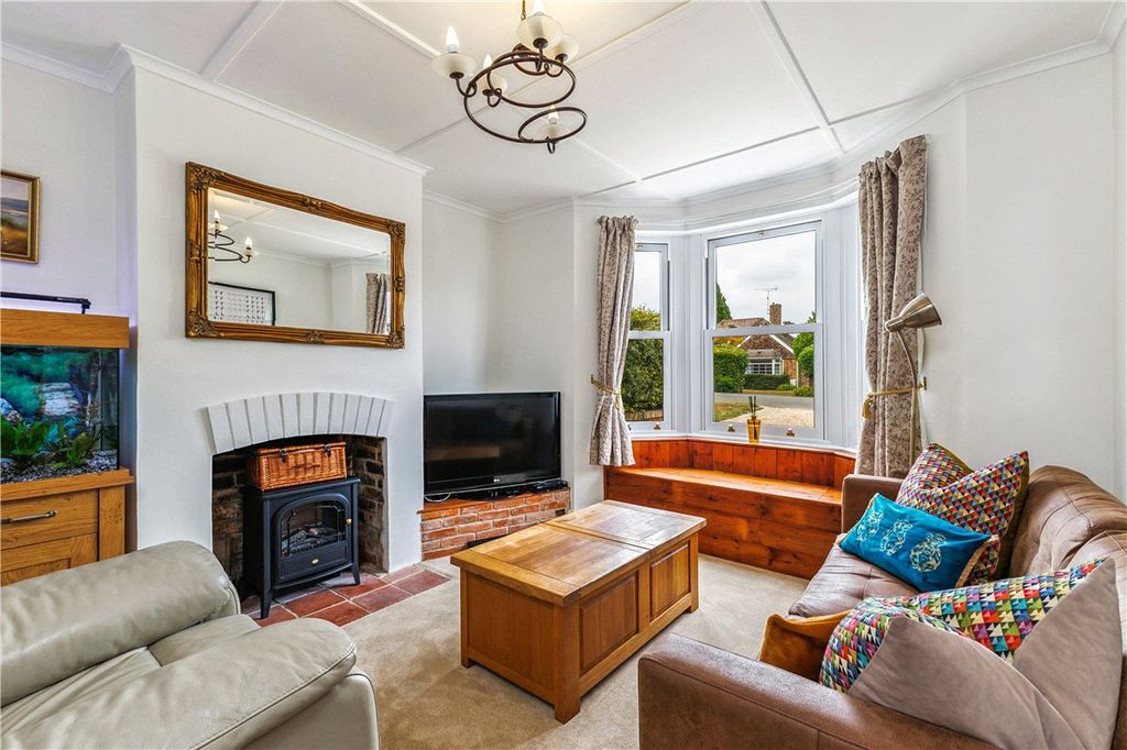 Property photo 2 of 21 Sitting Room
