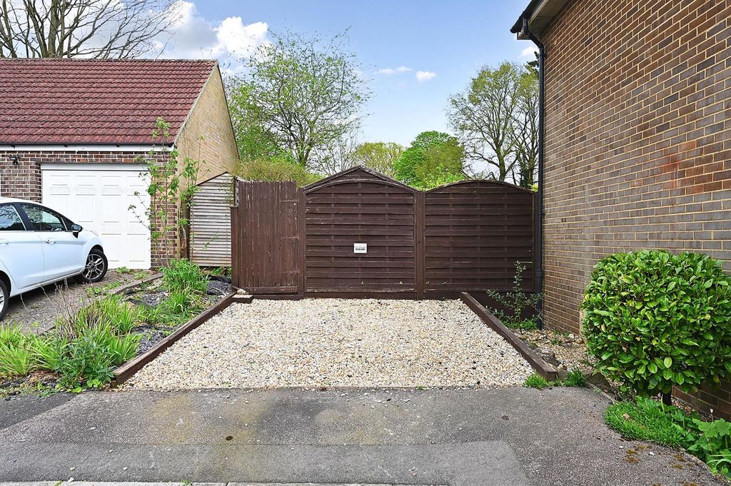 Property photo 3 of 27