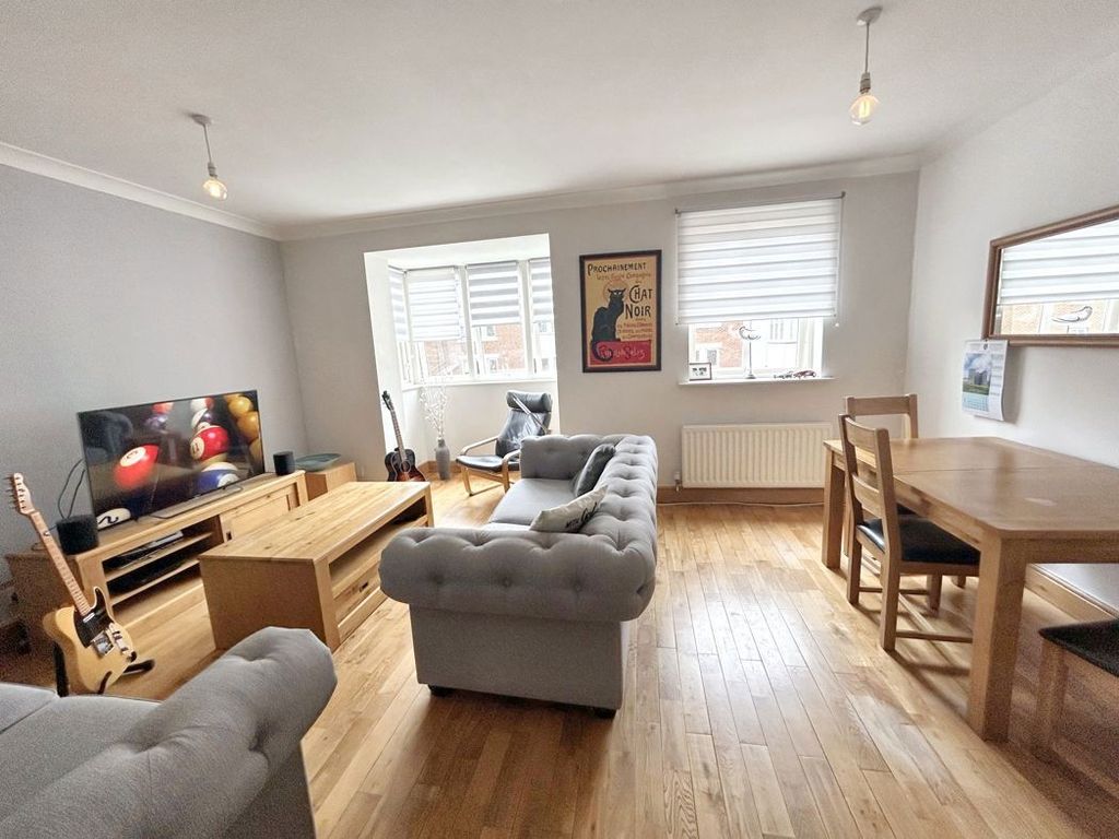 Property photo 3 of 12