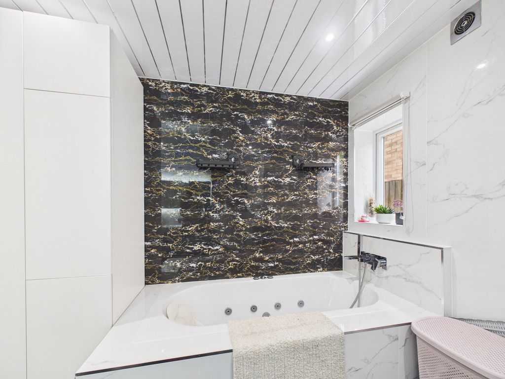 Property photo 3 of 57