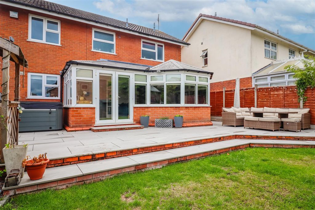 Property photo 3 of 33