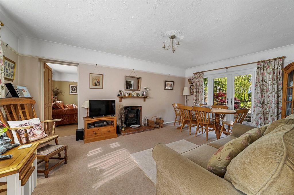 Property photo 3 of 24 Dining Room