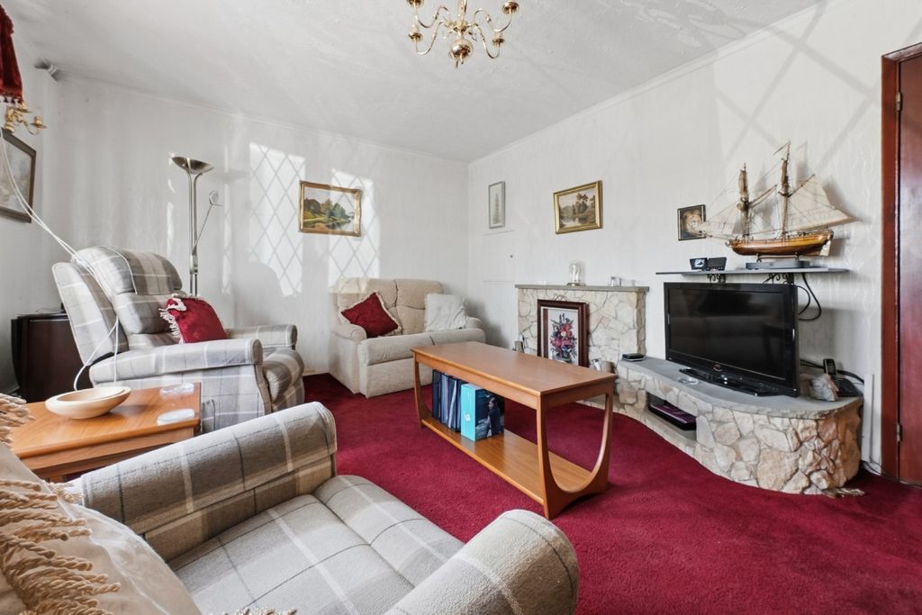 Property photo 3 of 23 5561882