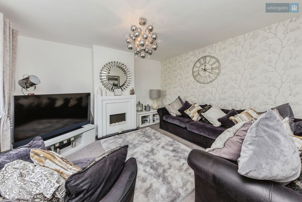 Property photo 2 of 25 Pbox-Img.Jpg