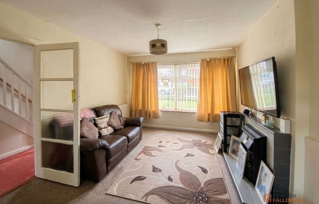 Property photo 3 of 12