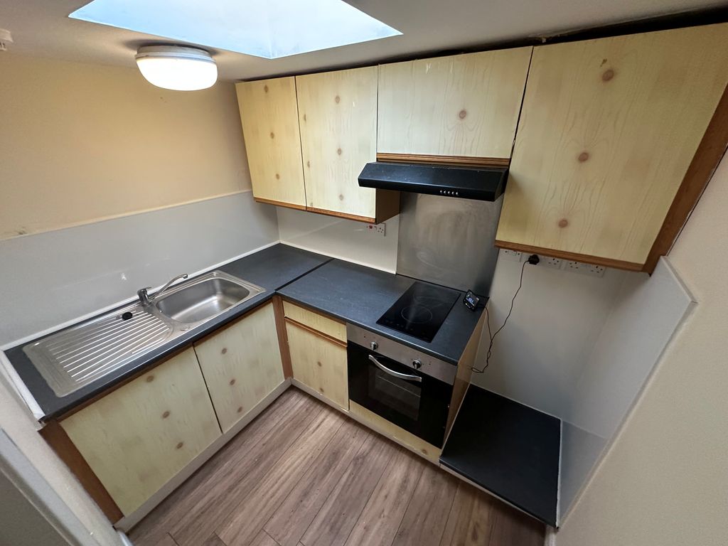 Property photo 3 of 5 Kitchen