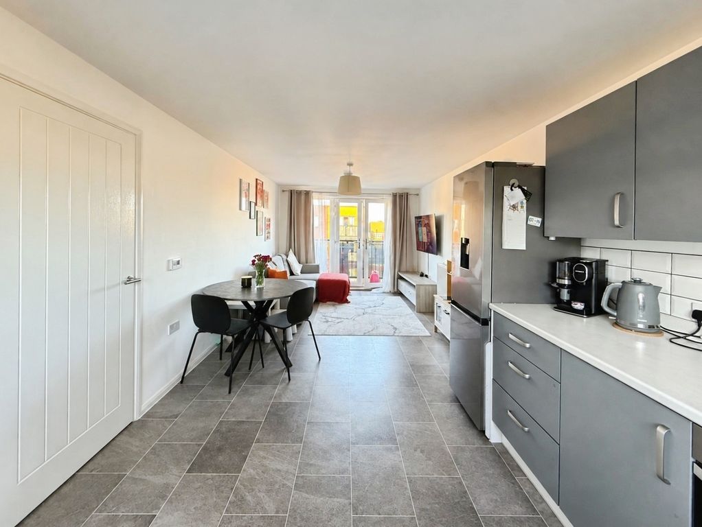 Property photo 3 of 11 Pbox-Img.Png