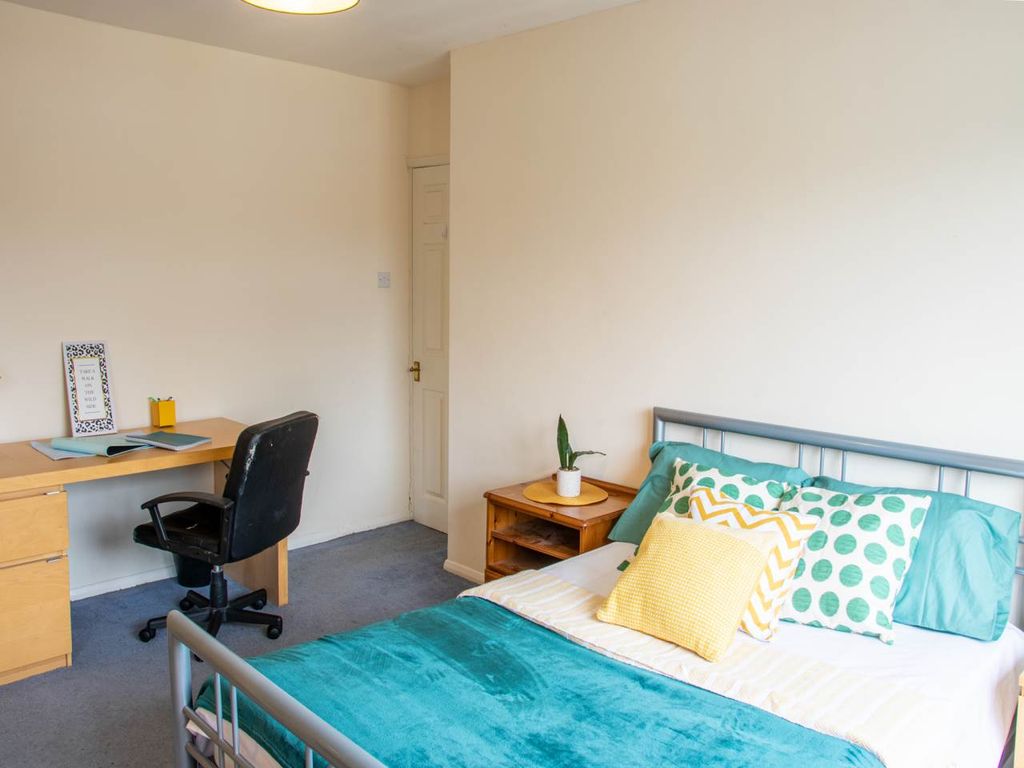 Property photo 2 of 13 Bedroom 1st Floor