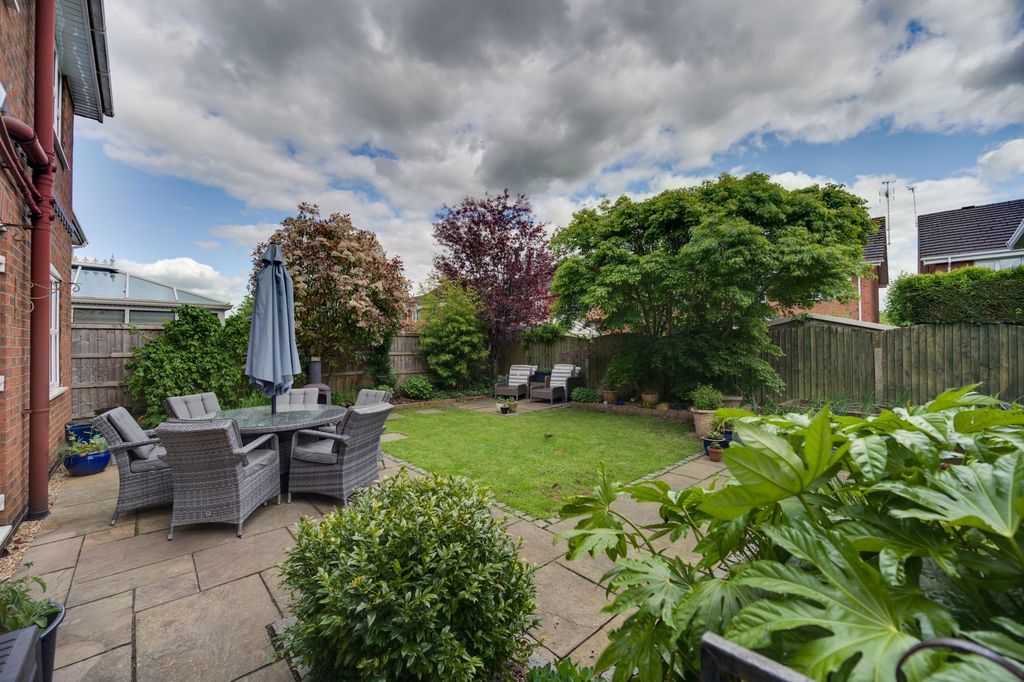 Property photo 2 of 38