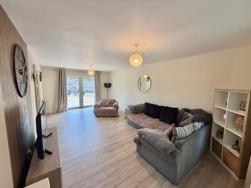 Property photo 3 of 25 Img_4436