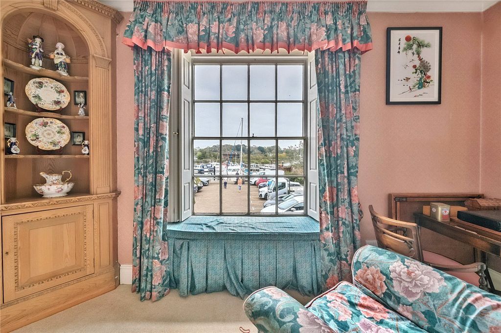 Property photo 2 of 17 Sitting Room View