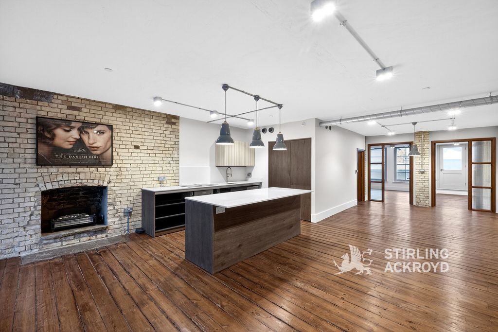 Property photo 1 of 17 Reception Room