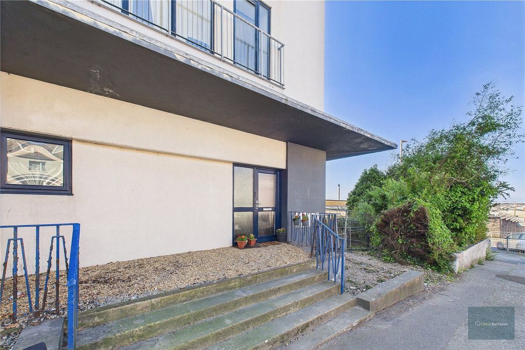 Property photo 2 of 10 Picture No. 13