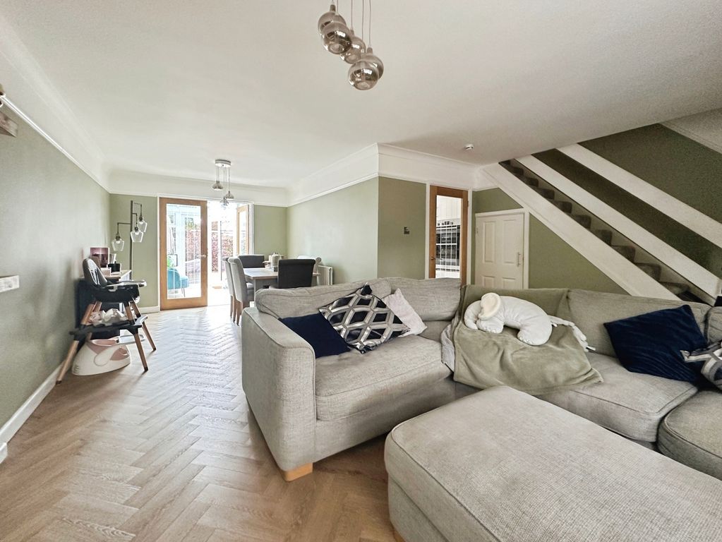 Property photo 3 of 11 Pbox-Img.Jpg