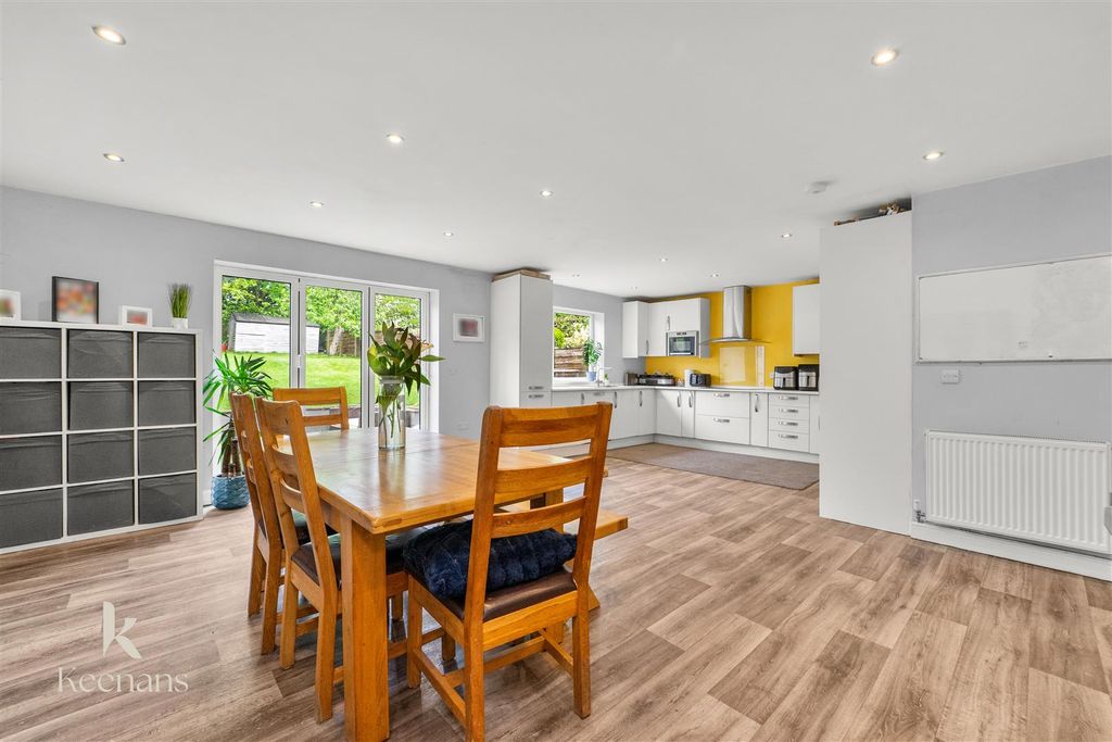 Property photo 1 of 33