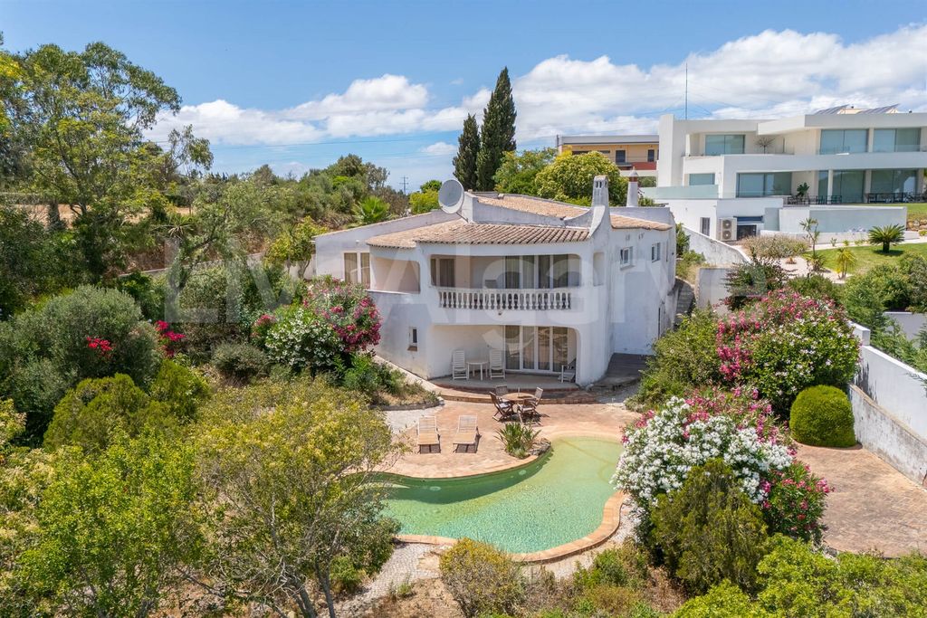 Property photo 1 of 35 Sea View | Traditional Portuguese T4+1 Villa At Funchal For Sale | Lagos