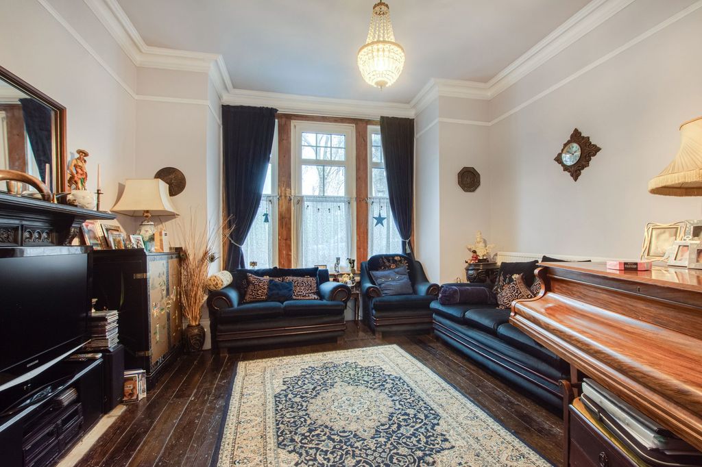 Property photo 3 of 27