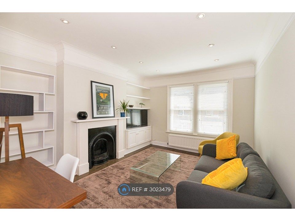 Property photo 1 of 15 Lounge