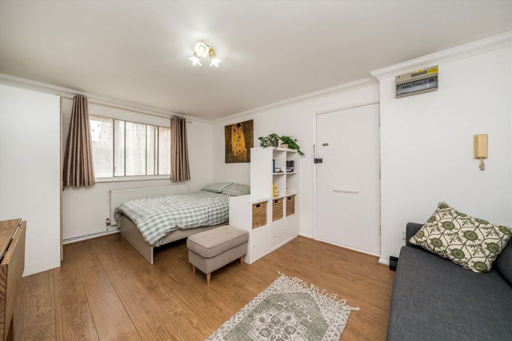 Property photo 2 of 3