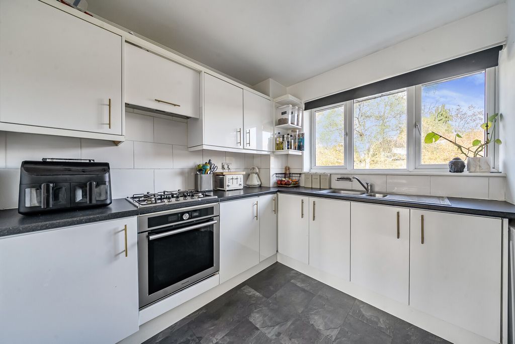 Property photo 3 of 12 1364341-21-68E79A...