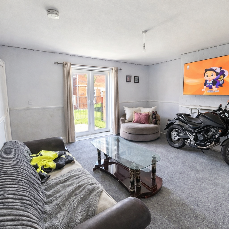 Property photo 3 of 12 Gallery