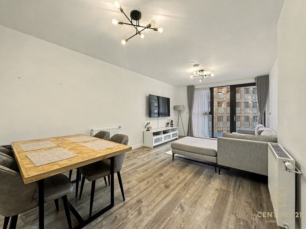 Property photo 2 of 17