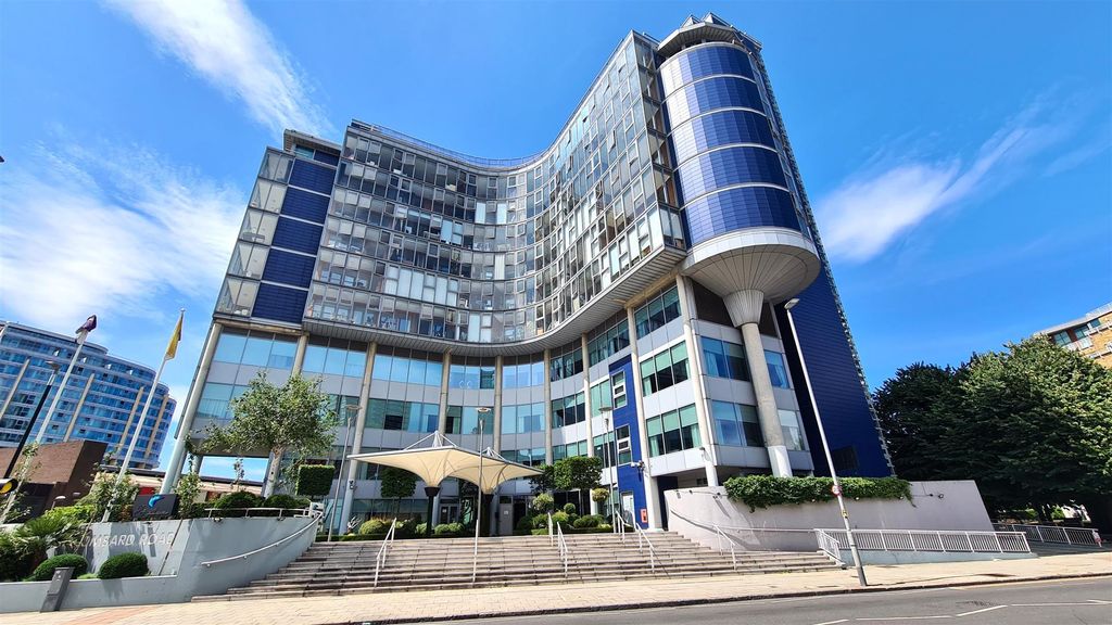 Property photo 1 of 33