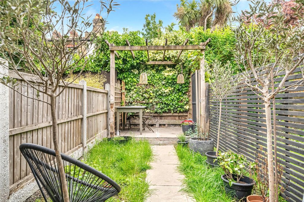 Property photo 3 of 15 Picture No. 30