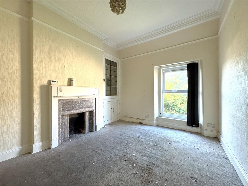 Property photo 3 of 10 5 Hibernia Mansions Lounge 1.Jpg